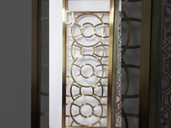 O laser de aço inoxidável novo do metal do titânio da parede de separação da tela tornou ôco para fora o hotel