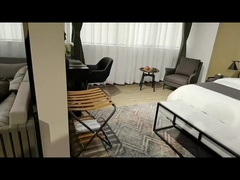 A cama de madeira da sala do projeto do hotel da estrela da casa de campo ajustou a mobília comercial da estância