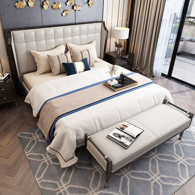 comprar Quadro feito sob encomenda da cama da madeira maciça do couro da mobília do quarto do hotel para a casa da casa de campo do hotel online manufacture