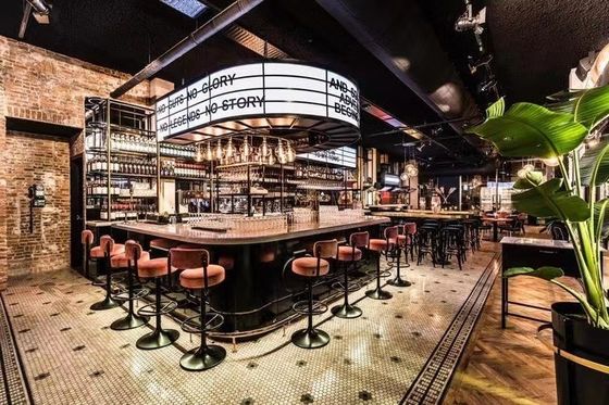 Bom preço Cadeiras de bar versáteis Cadeiras de bar multicoloradas com enxaguante de costas em linha