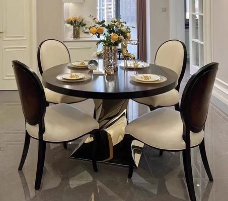 comprar Alta qualidade mesa de madeira maciça vermelha de aço inoxidável base redonda mesa de jantar online manufacture