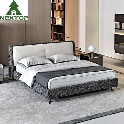 Casa de banho moderna de tecido simples cama tapiçada