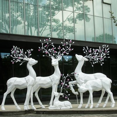 Escultura de fibra de vidro Flor de ameixa Veado Hotel Lobby Mobiliário Jardim Paisagismo