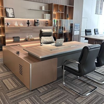 Norte-Americano de grãos retos Walnut Boss Mesa e cadeiras conjunto completo